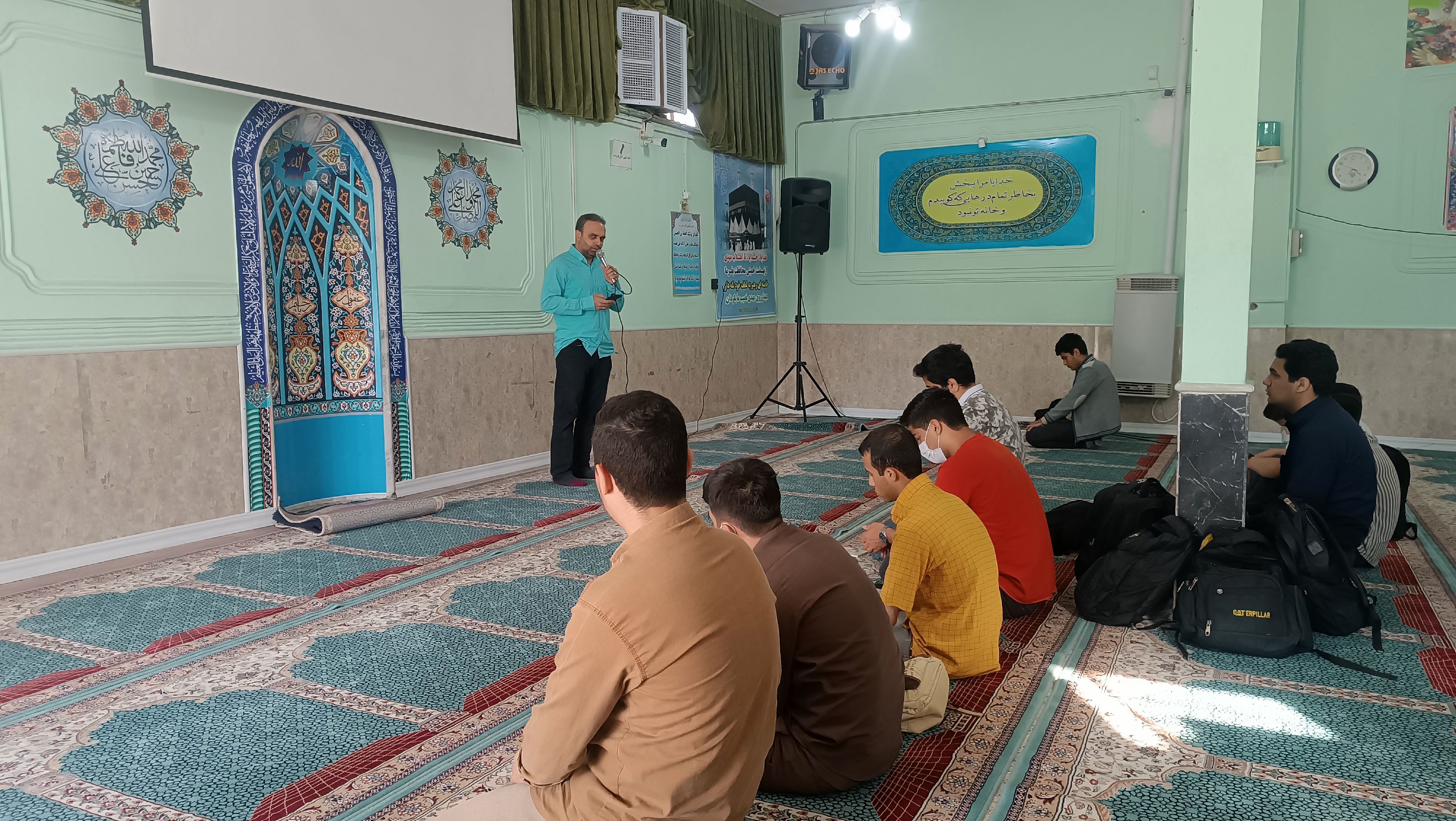  زیارت عاشورا در دهه کرامت در دبیرستان شاهد ابوذر غفاری نیشابور 