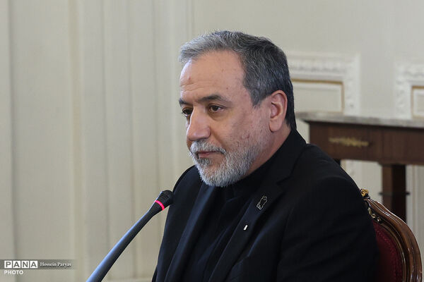 نشست سید عباس عراقچی وزیر امور خارجه جمهوری اسلامی ایران با سفرا و کارداران و روسای نمایندگی های خارجی و بین‌المللی مقیم تهران