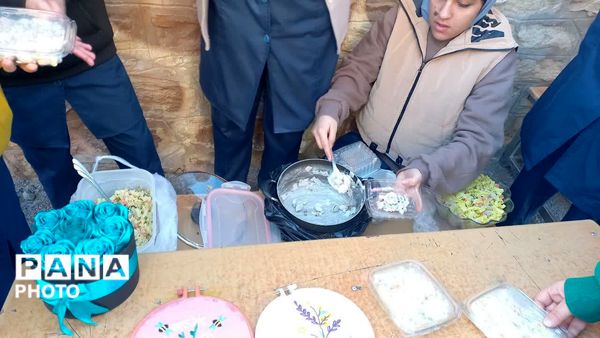 نمایشگاه بازارچه کسب و کار دانش‌آموزی در مدرسه شهید رجایی