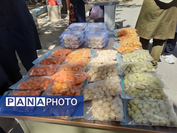 بازارچه کسب‌ و کار با هدف کارآفرینی در آموزشگاه نورایمان