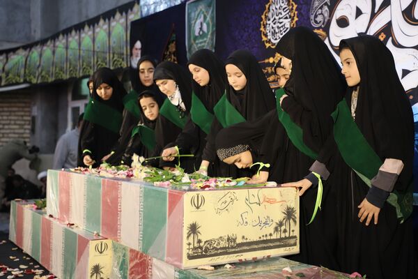 سوگواری و وداع با پیکر پاک شهدای گمنام در مسجد جامع بجنورد