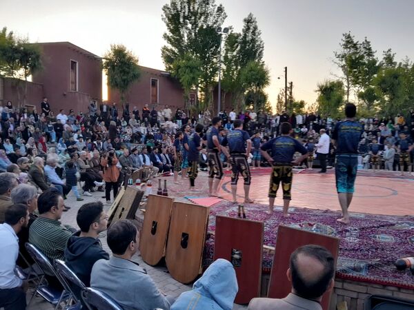 برگزاری جشنواره آیین و رونمایی از پویش‌ ملی «من میراث‌بان ایرانم» در پارک ایران کوچک کرج 