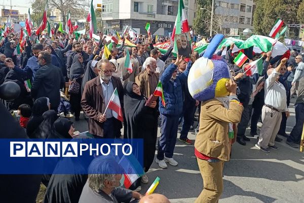 حضور با شکوه مردم، رسیدن به اوج بلندی و قدرت