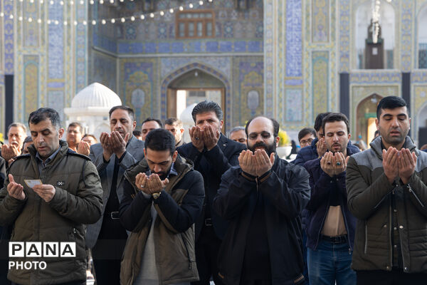 اقامه نماز عید فطر در حرم مطهر رضوی-۱
