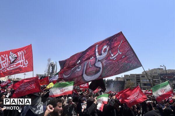 حضور میلیونی آحاد مردم ایران در مراسم تشییع رهبر شهید