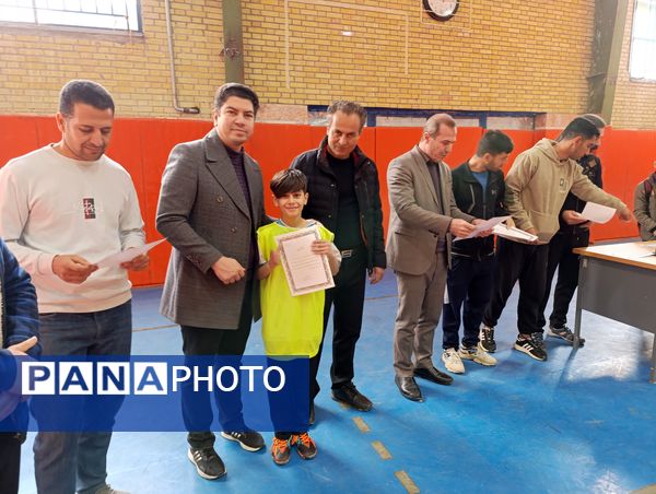  نایب قهرمانی تیم فوتسال مدرسه معلم آشخانه 