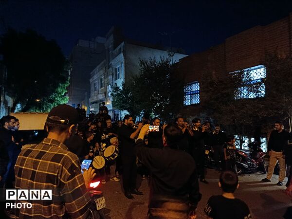 همراهی هیات زینب کبری(س) با کاروان نمادین اسرای کربلا