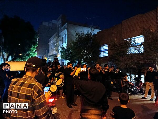 همراهی هیات زینب کبری(س) با کاروان نمادین اسرای کربلا