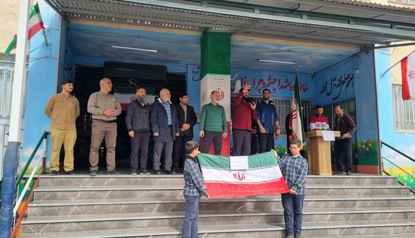 پژواک انقلاب در دل نوجوانان