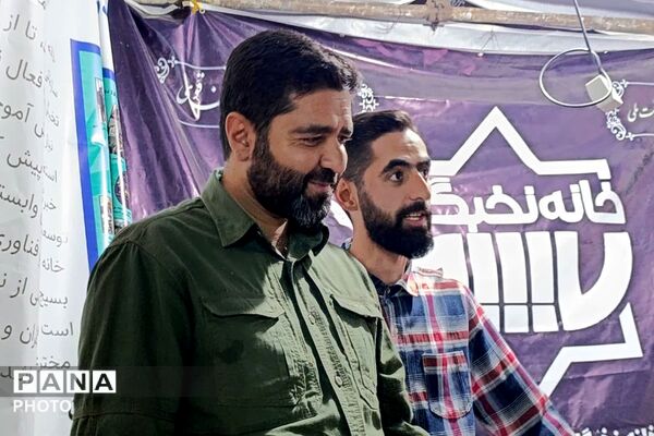 از فروش کتاب تا بیعت با رهبری؛ روایت موکب خانه نخبگان شهرستان دماوند در تجمعات شبانه رودهن