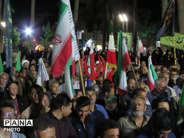 رژه دختران جان فدا همزمان با سراسر کشور در شهرستان خلیل آباد 