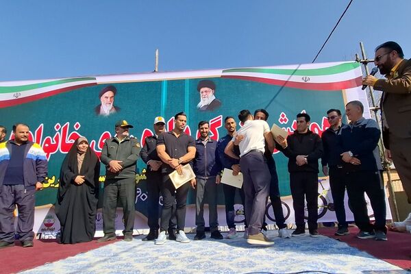  همایش بزرگ پیاده روی خانوادگی در نسیم‌شهر 