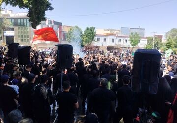 شور عاشورایی مردم قروه در عزاداری امسال