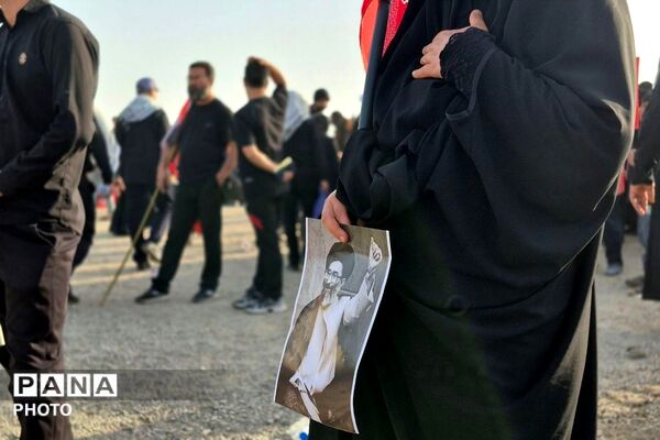 تشییع پیکر رهبر شهید در قم و جمکران