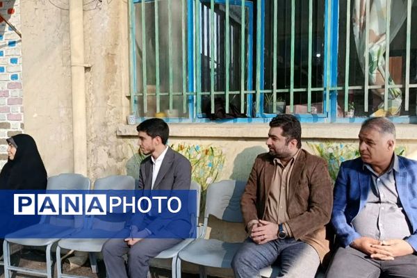 نمایشگاه دستاوردهای دانش آموزی در دبستان دخترانه وحیدکیهانی ناحیه یک شهرری