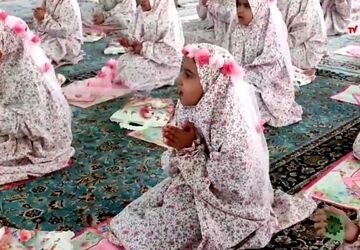 جشن تکلیف دانش‌آموزان دختر دبستان افق شهرستان زابل