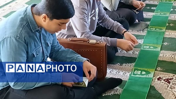 مراسم زیارت پرفیض عاشورا در دبیرستان نمونه دولتی معلم ساوجبلاغ