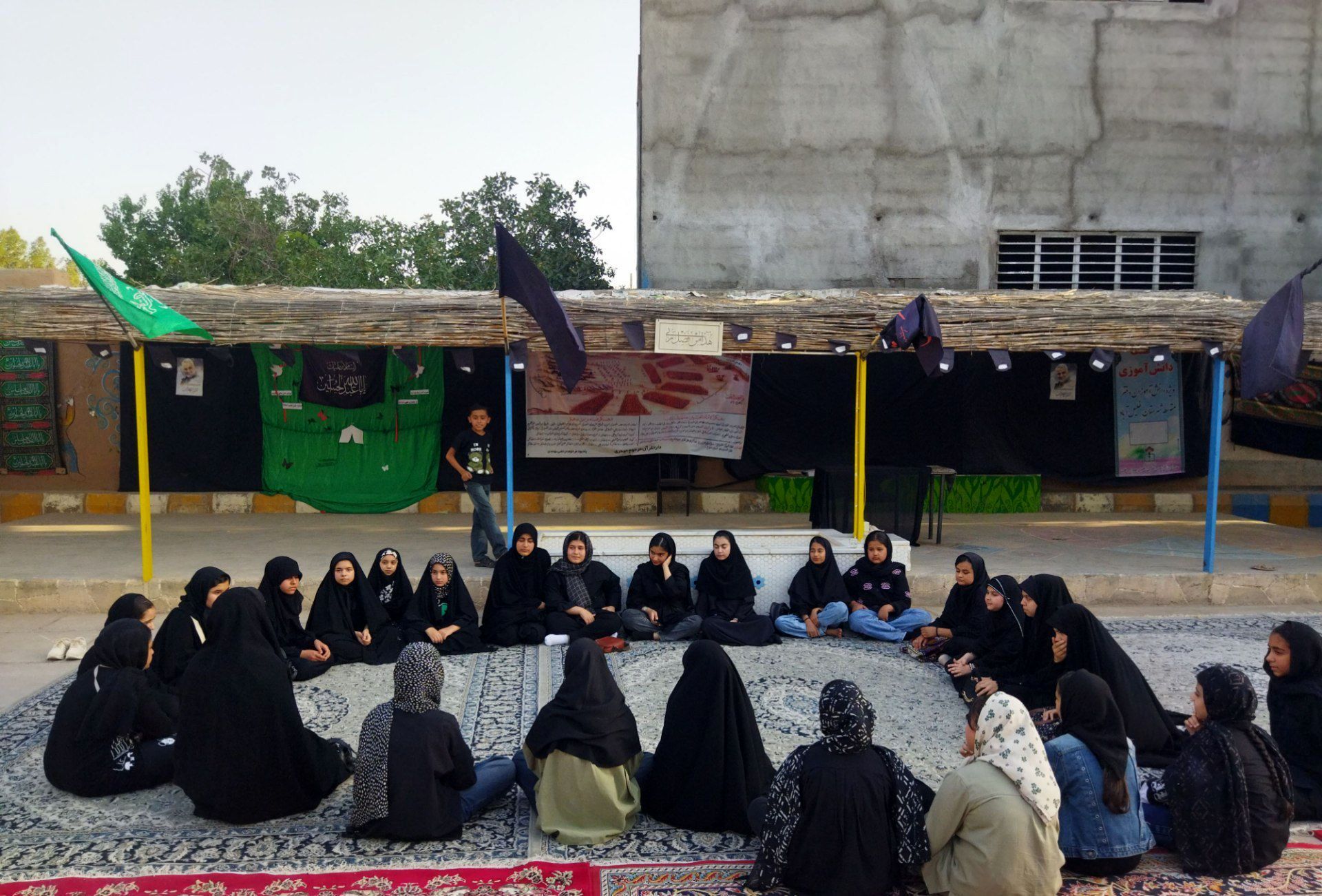 هیئت دانش آموزی دختران حاج قاسم در خلیل آباد