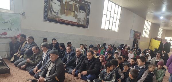 حضور پرشور دانش‌آموزان مدرسه فردوسی سرمازه در راهپیمایی ۲۲ بهمن
