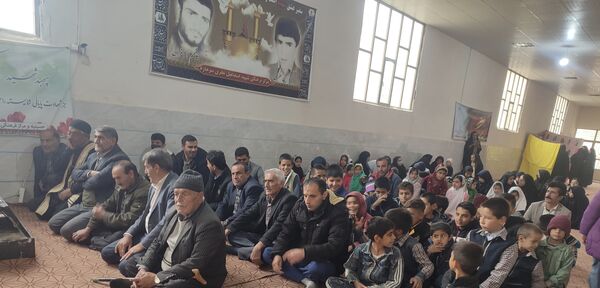 حضور پرشور دانش‌آموزان مدرسه فردوسی سرمازه در راهپیمایی ۲۲ بهمن