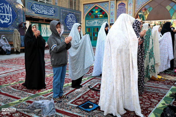 اقامه نماز عید سعید فطر در آستان مقدس امام زاده صالح(ع)