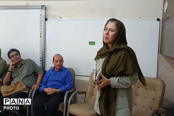 روشنایی ذهن در مسیر کلمات جاری می شود