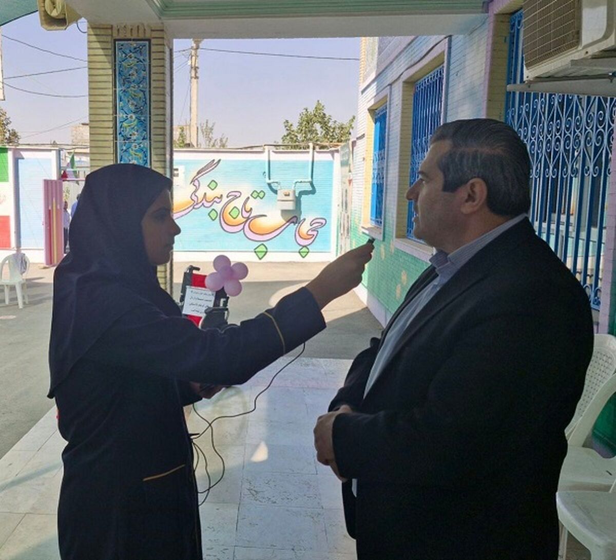 مدرسه تنها برای درس خواندن نیست           