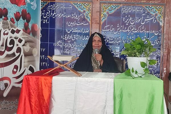 مراسم یادواره شهدا و گرامیداشت هفته دفاع مقدس در مدارس ناحیه 2 شهرری 