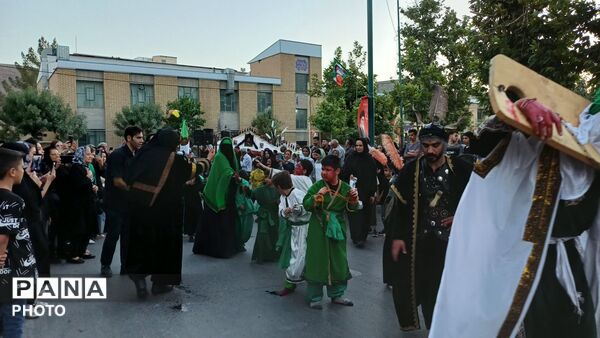 شور حسینی در نخستین روز صفر میزبان کاروان نمادین اسرای شام در تفرش 