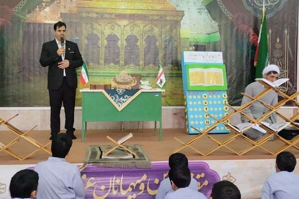 طنین زنگ قرآن و عترت در پیشوا؛ آغاز روزی معنوی در کنار مسئولان