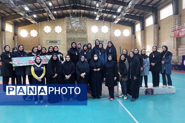 مسابقات ورزشی ویژه فرهنگیان به‌مناسبت گرامیداشت هفته معلم در ناحیه 2 شهرری 
