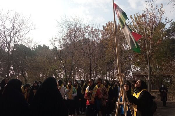 برگزاری اردو تمشک با حضور دانش‌آموزان منطقه کهریزک 