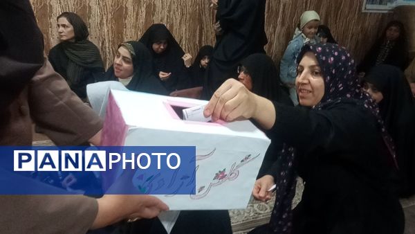 جلسه اولیا و مربیان در دبیرستان گلشن آزادی