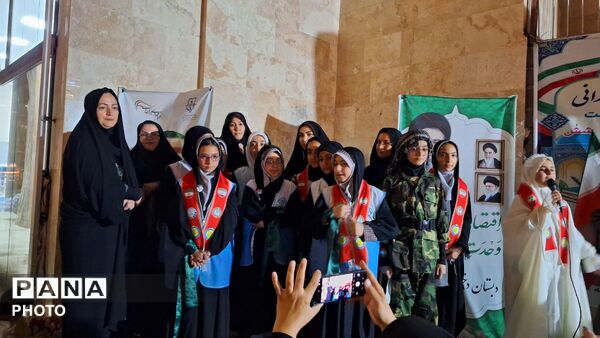 سفیران سلامت ناحیه شش در میدان دانشجو گرد هم آمدند