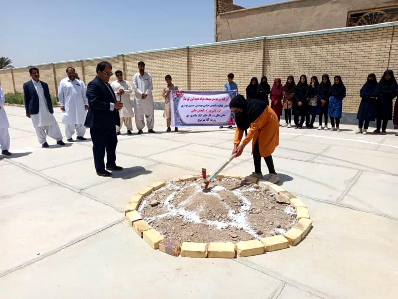 ساخت آموزشگاه  سه کلاسه در روستای کهن‌ملک سیب‌ و‌ سوران آغاز شد 