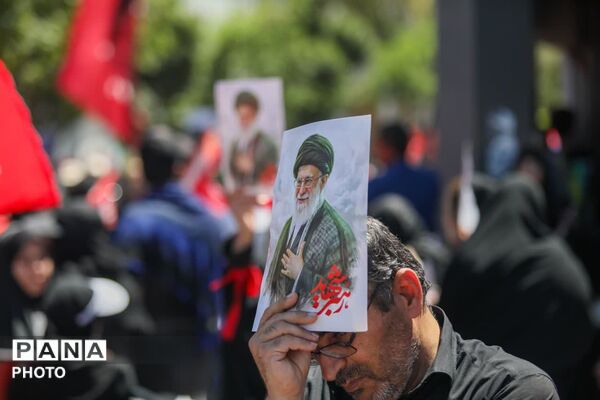 بازگشت آقای شهید ایران به خانه ی پدریشان