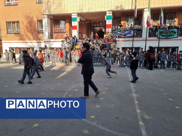 برگزاری مسابقات فوتبال درون مدرسه‌ای دبستان امام رضا(ع)