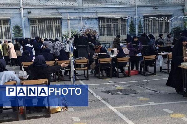 برگزاری بازارچه اقتصادی در دبیرستان شاهد تکتم