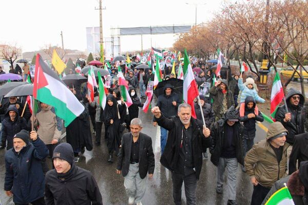 حضور حماسی مردم شهرستان پردیس در راهپیمایی روز قدس با وجود بارندگی