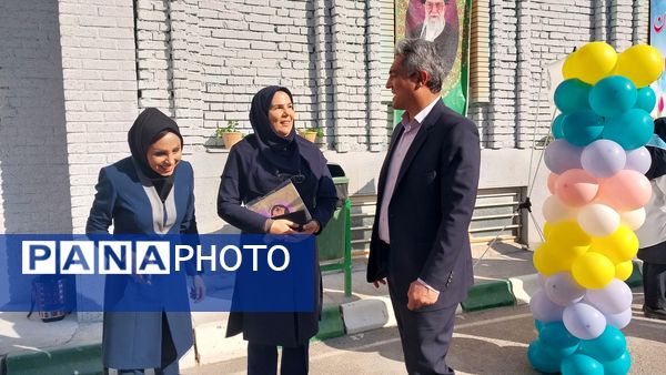 بازارچه کمک به غزه در هنرستان کاردانش امام حسن مجتبی (ع) ناحیه۶ مشهد