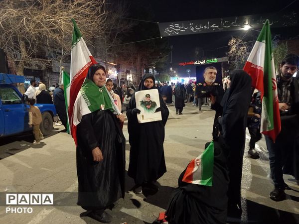 پیمان دوباره با رهبری با نوای رسای مهدی رسولی در آیین تجدید بیعت 