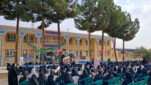 آغاز رسمی آیین بازگشایی مدارس شهرستان کاشمر در دبیرستان حضرت زینب(س)
