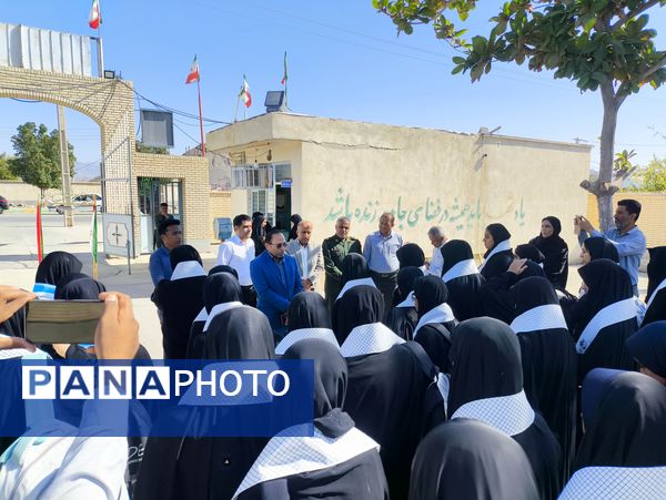 اعزام دانش‌آموزان دختر مدارس سندرک به مناطق عملیاتی جنوب کشور