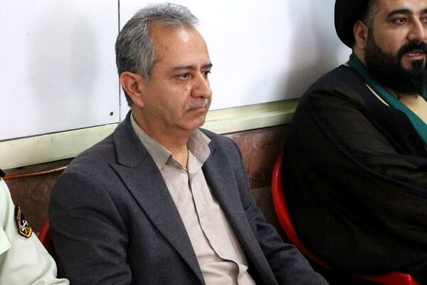 بازدید امام جمعه و مسئولان رودهن از دبیرستان آیت‌الله طالقانی رودهن 