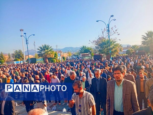 نماز عید فطر ۱۰ هزار نفری در کاشمر 