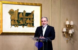 آرایش نظامی آن‌ها در منطقه ما را نمی‌ترساند؛ ما اهل دیپلماسی و آماده جنگیم‌
