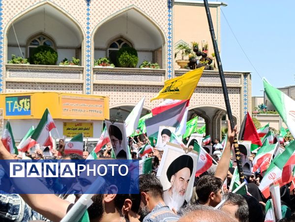 راهپیمایی جمعه خشم و نصر با حضور پرشور مشهد مقدس برگزار شد