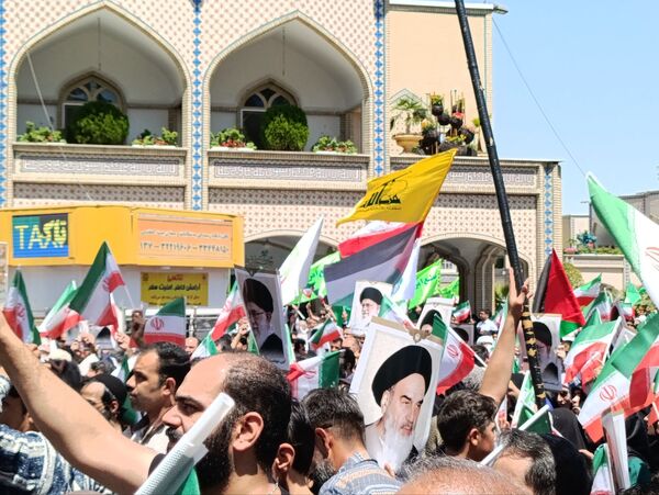 راهپیمایی جمعه خشم و نصر با حضور پرشور مشهد مقدس برگزار شد