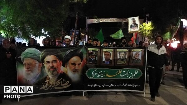 دسته عزاداری روستای اردمه در مراسم چهلم رهبر شهید و شهدای میناب در حسینیه امام 