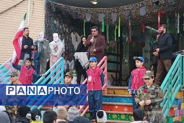 نواختن زنگ آغاز هفته بسیج مستضعفین در مدارس شهرستان ری